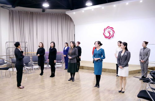 酒店服务礼仪培训大全 专业、贴心与优雅的实践指南